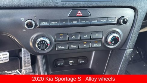 Used 2020 Kia Sportage S image 14