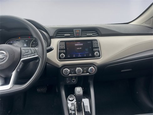 Used 2022 Nissan Versa SV image 32