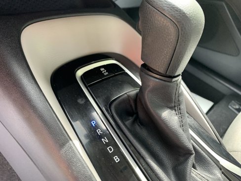 Used 2020 Toyota Corolla LE image 19