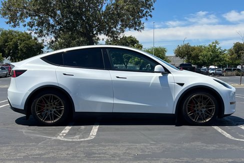 Used 2021 Tesla Model Y Performance image 3