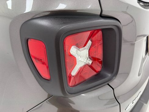 Used 2019 Jeep Renegade Latitude image 36