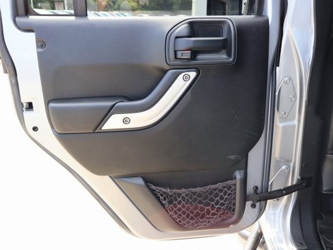 Used 2016 Jeep Wrangler Unlimited Rubicon image 22