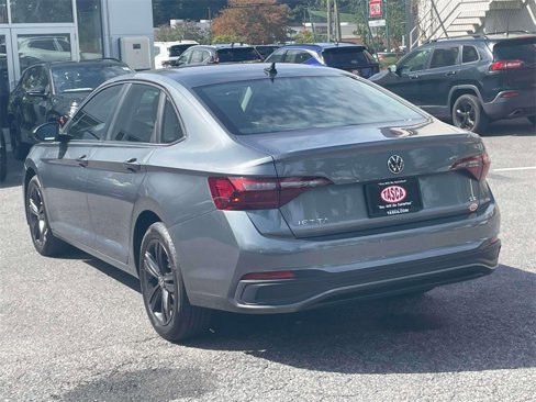 Used 2023 Volkswagen Jetta SE image 7