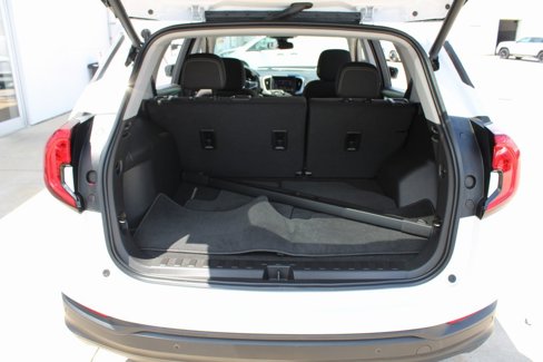 Used 2023 GMC Terrain SLE w/ Driver Convenience Package image 28