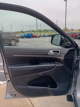 Used 2018 Jeep Grand Cherokee Limited w/ Luxury Group II image 11