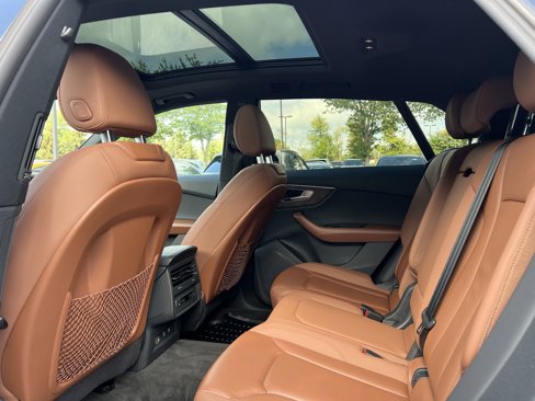 Used 2020 Audi Q8 Premium w/ Convenience Package image 21