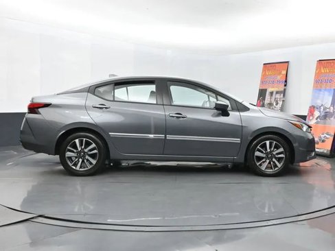 Used 2024 Nissan Versa SV image 4