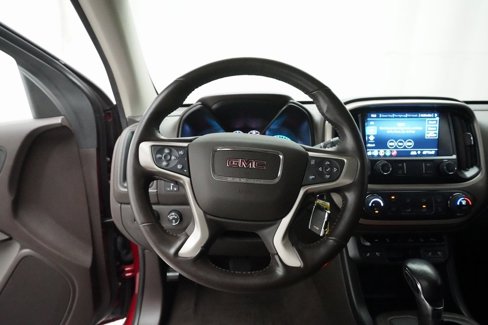 Certified 2022 GMC Canyon Denali image 4