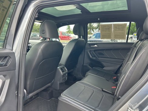 Used 2022 Volkswagen Tiguan SEL R-Line image 33
