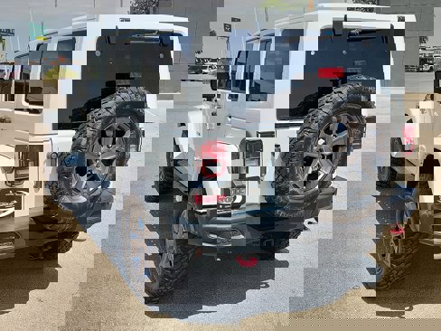 Used 2017 Jeep Wrangler Unlimited Rubicon image 3