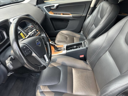 Used 2017 Volvo XC60 T5 Inscription w/ Preferred Option Package image 24