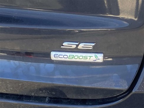 Used 2020 Ford Fusion SE w/ Equipment Group 151A image 9