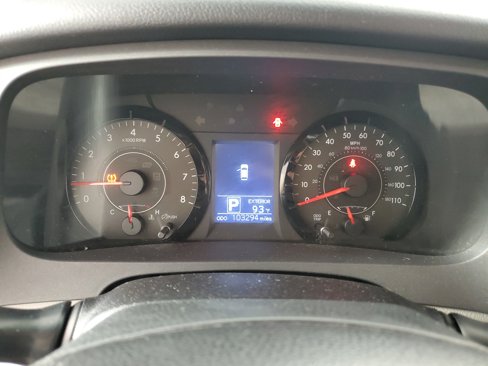 Used 2015 Toyota Sienna LE image 25