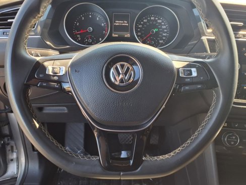 Used 2021 Volkswagen Tiguan SE image 13