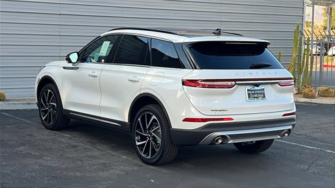 New 2025 Lincoln Corsair Reserve image 3