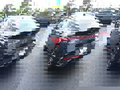 New 2025 Hyundai Elantra Limited image 6