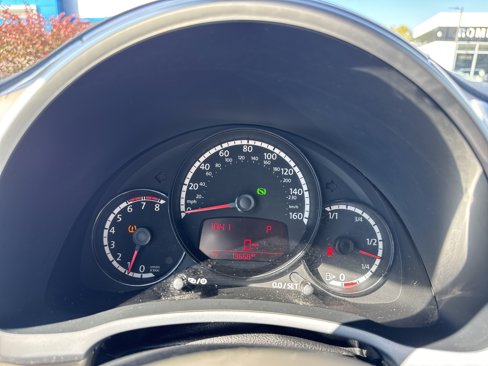 Used 2013 Volkswagen Beetle 2.5 image 15