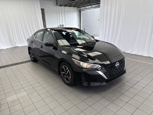 Used 2024 Nissan Sentra SV image 3