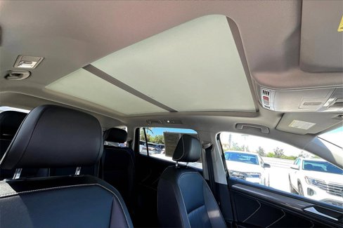 Certified 2022 Volkswagen Tiguan SE w/ Panoramic Sunroof Package image 21
