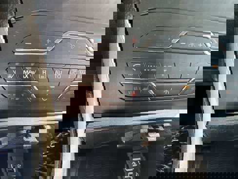 Used 2020 Ford Edge SEL image 75