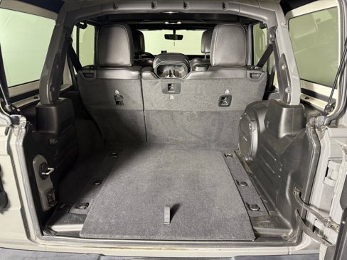 Used 2020 Jeep Wrangler Unlimited Sahara image 17