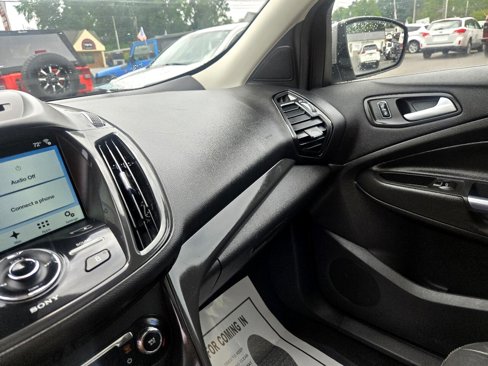 Used 2016 Ford Escape Titanium image 27