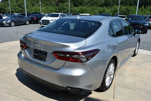 Used 2022 Toyota Camry LE image 12
