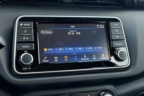 New 2025 Nissan Kicks Play S image 19