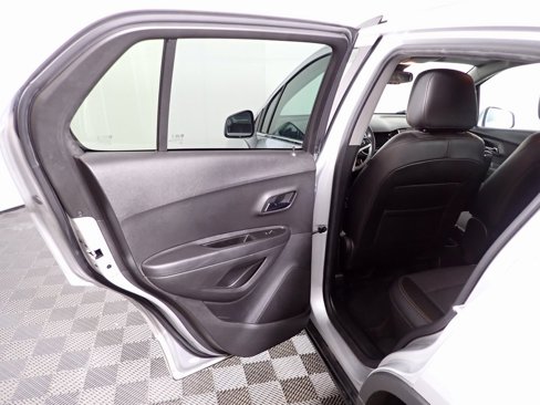 Used 2019 Chevrolet Trax LT w/ LT Convenience Package image 23