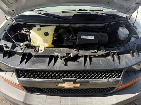 Used 2008 Chevrolet Express 2500 image 27