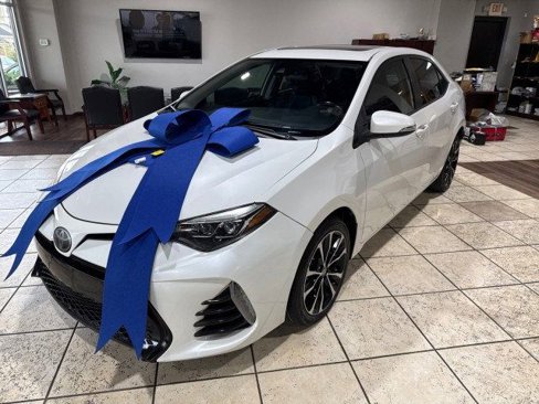 Used 2019 Toyota Corolla SE w/ SE Premium Package image 2