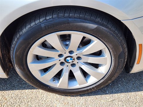 Used 2011 BMW 750Li xDrive image 18