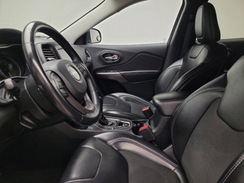 Used 2019 Jeep Cherokee Latitude Plus w/ Cold Weather Group image 17