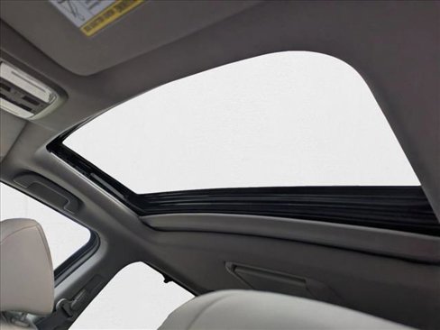 Used 2015 Honda Pilot Touring image 16