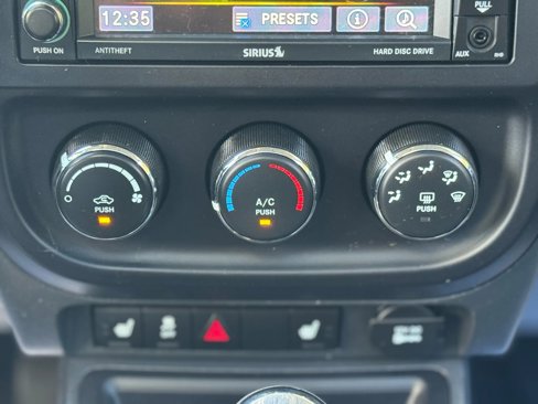 Used 2015 Jeep Patriot High Altitude image 28