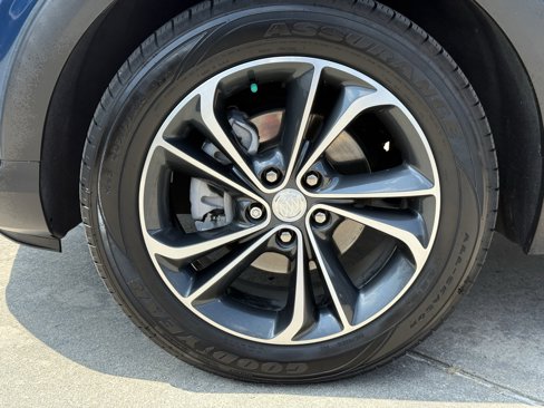 Used 2021 Buick Encore GX Select image 12