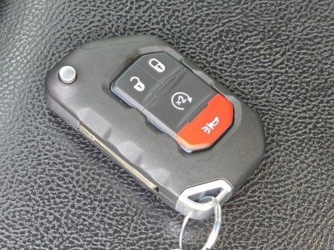 Used 2021 Jeep Wrangler Unlimited Sahara image 44