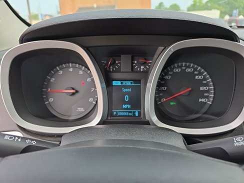 Used 2017 Chevrolet Equinox LT w/ Convenience Package image 39