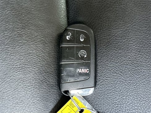 Used 2015 Jeep Renegade Limited image 32