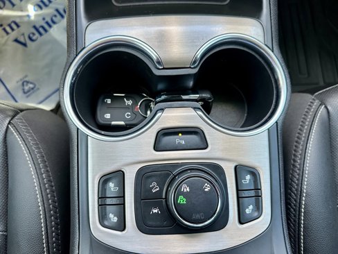 Used 2022 GMC Terrain Denali image 21