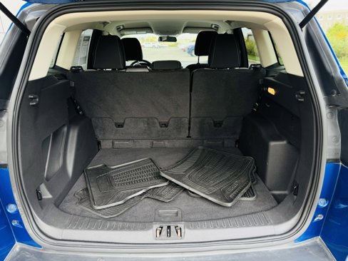 Used 2017 Ford Escape SE w/ SE Cold Weather Package image 33