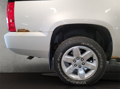 Used 2011 GMC Yukon XL SLT w/ SLT-2 Equipment Package image 36
