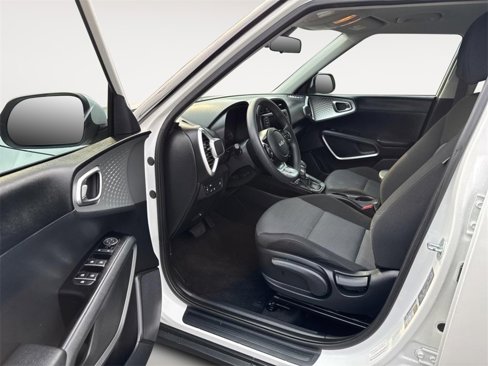Used 2022 Kia Soul LX w/ Technology Package image 9