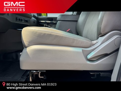 Used 2021 Nissan NV 2500 SV image 14