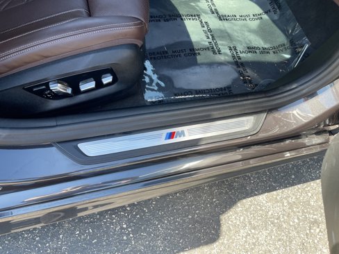 Used 2022 BMW 530e xDrive w/ M Sport Package image 24