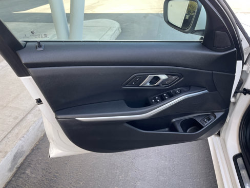 Used 2025 BMW 330i Sedan image 15