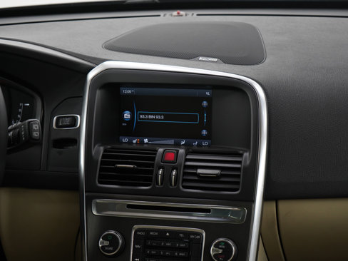 Used 2015 Volvo XC60 T6 Platinum image 14