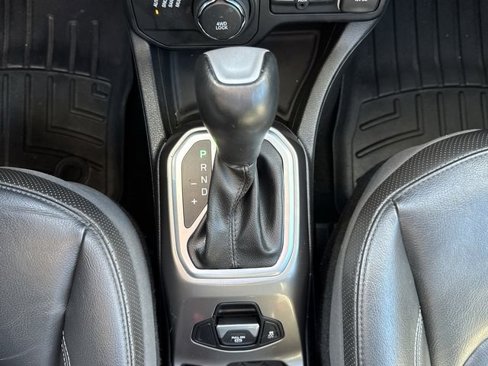 Used 2018 Jeep Renegade Limited w/ UConnect 8.4 Nav Group image 16