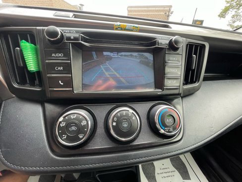 Used 2016 Toyota RAV4 LE image 18