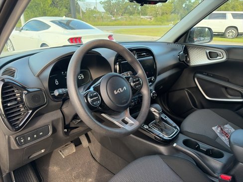 Used 2024 Kia Soul S image 8